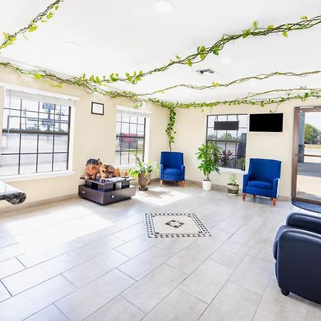 Executive Inn Hondo Экстерьер фото